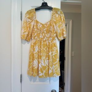 Would be a great Easter dress! So cute and flattering!